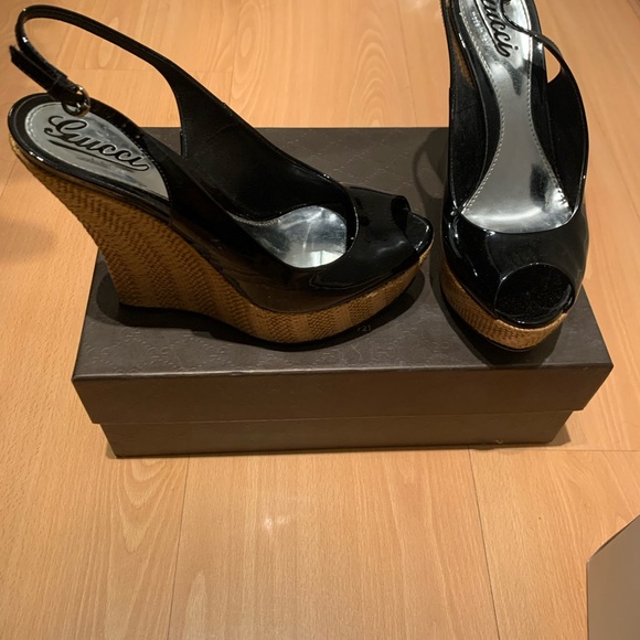 Authentic Gucci Vitelli Vernice Soft Nero wedge sandals - Picture 2 of 4